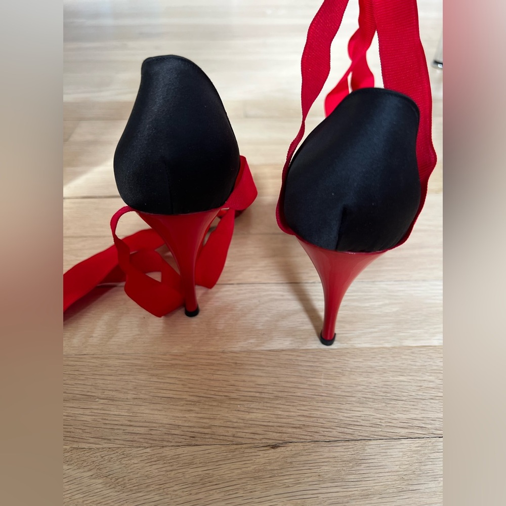 New Comme Il Faut Tango shoes Red Shiny heels and Black and Red Satin Heels
